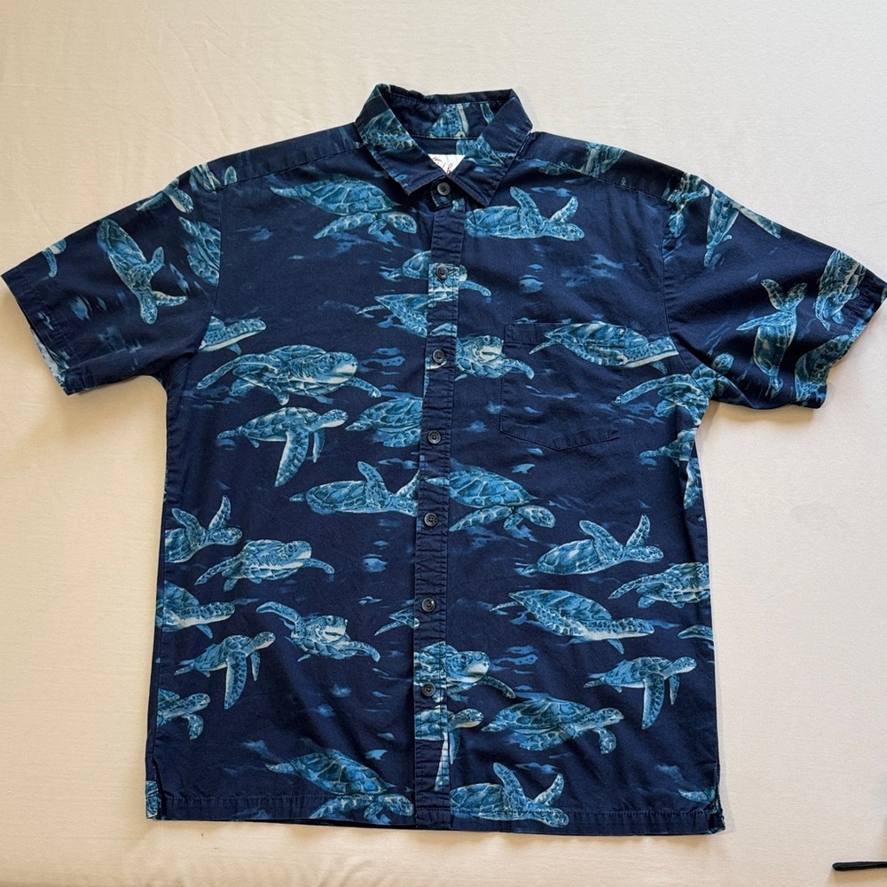 Kahala Oceanic Blue Sea Turtle Men's Casual Shirt
